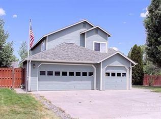 3811 SW Volcano Ave, Redmond, OR 97756