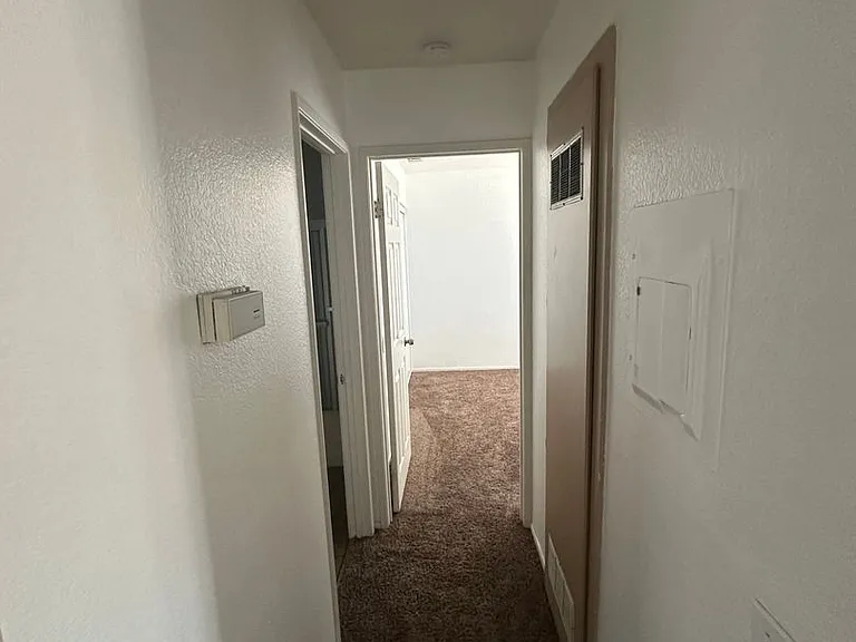 470 Westminster Pl — Photo 8