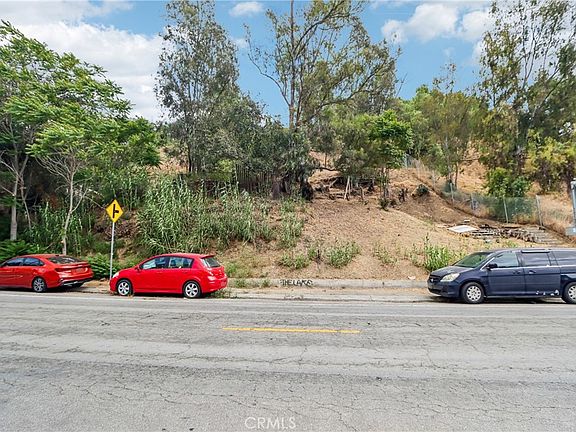 4th image of 1024 N Gage Ave
