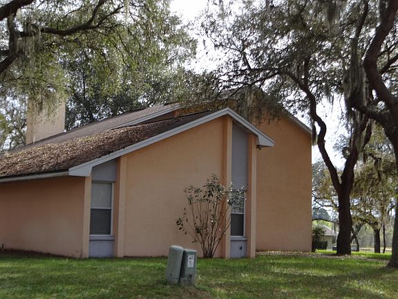 3rd image of 7109 Centerbrook Dr