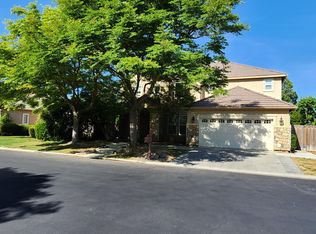 4479 N Emerald Peak Dr, Clovis, CA