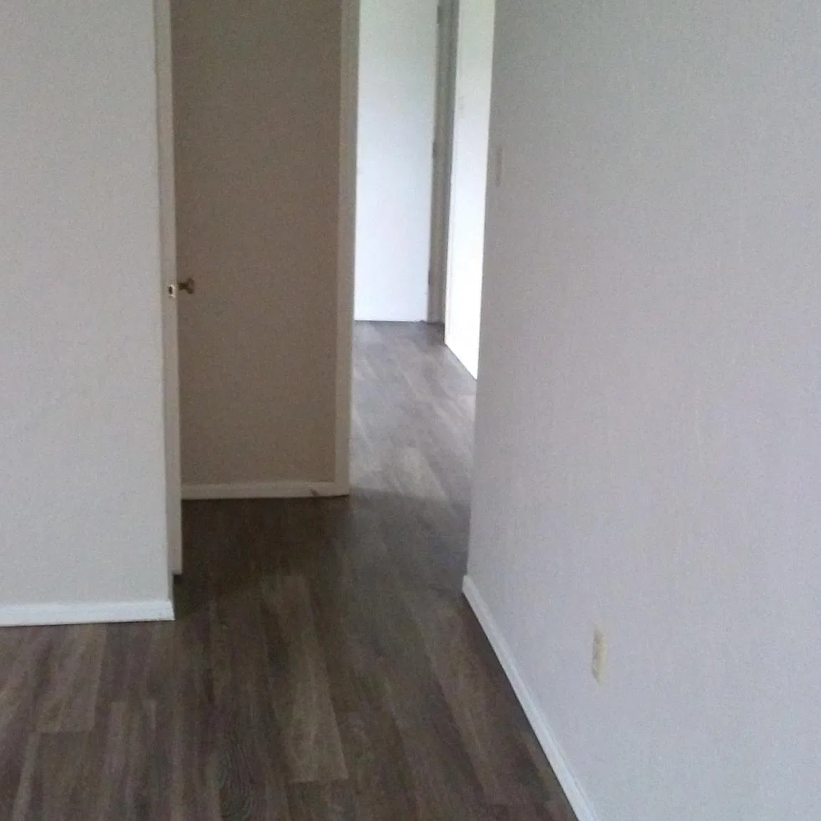 900 W East Ave — Photo 4