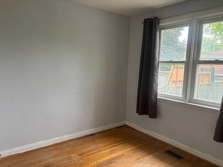 65 Cummer Ave — Photo 14