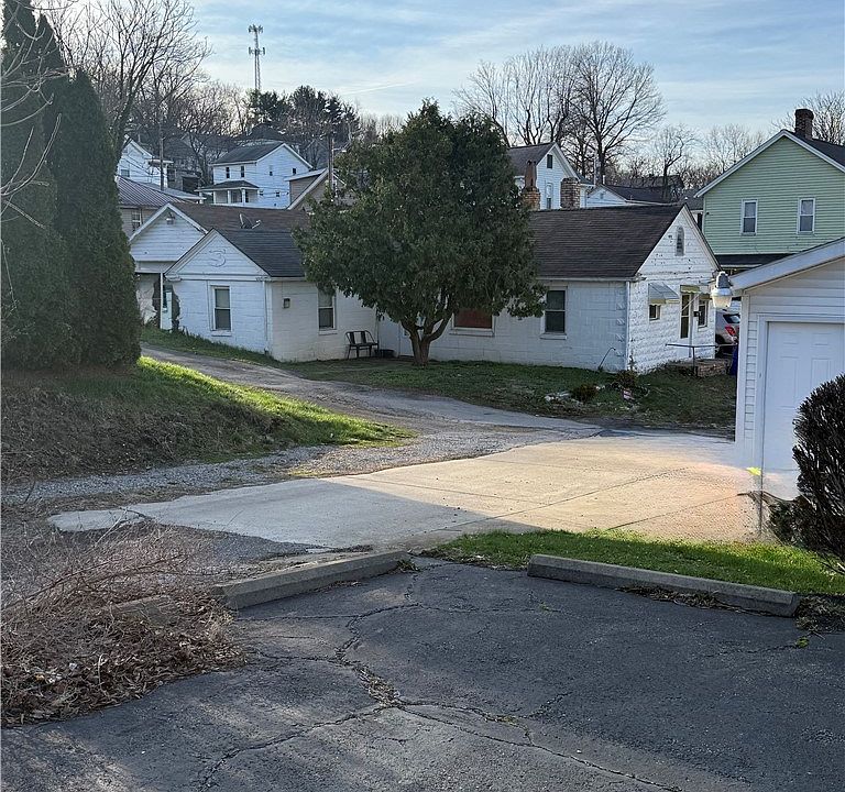 1st image of 1313 Riverview St