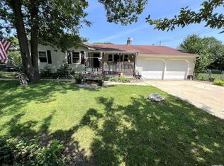 49 Lincoln Rd, Medford, NY 11763