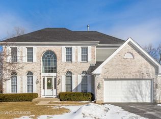 681 Waverly Dr, Mundelein, IL 60060