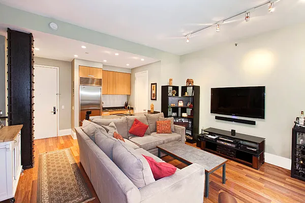 Sold by Bond New York | media 1