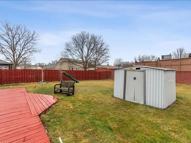1715 Fern Ct — Photo 30
