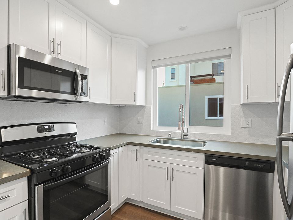 Full-Size Kitchens with Energy-Efficient Appliances