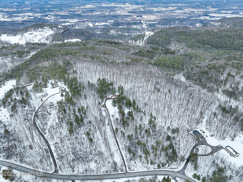 4th image of 140 Suto Road