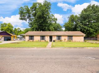 1115 Fuller Dr, Longview, TX 75602