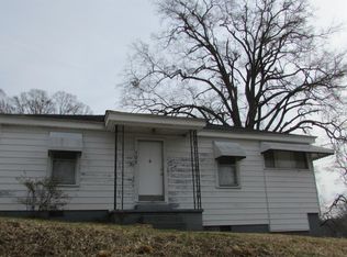 102 High St, Laurens, SC 29360