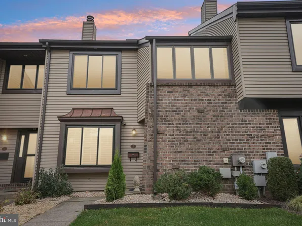 3 Farmington Pl, Newtown, PA 18940