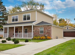 65 Chandler Ln, Hoffman Estates, IL