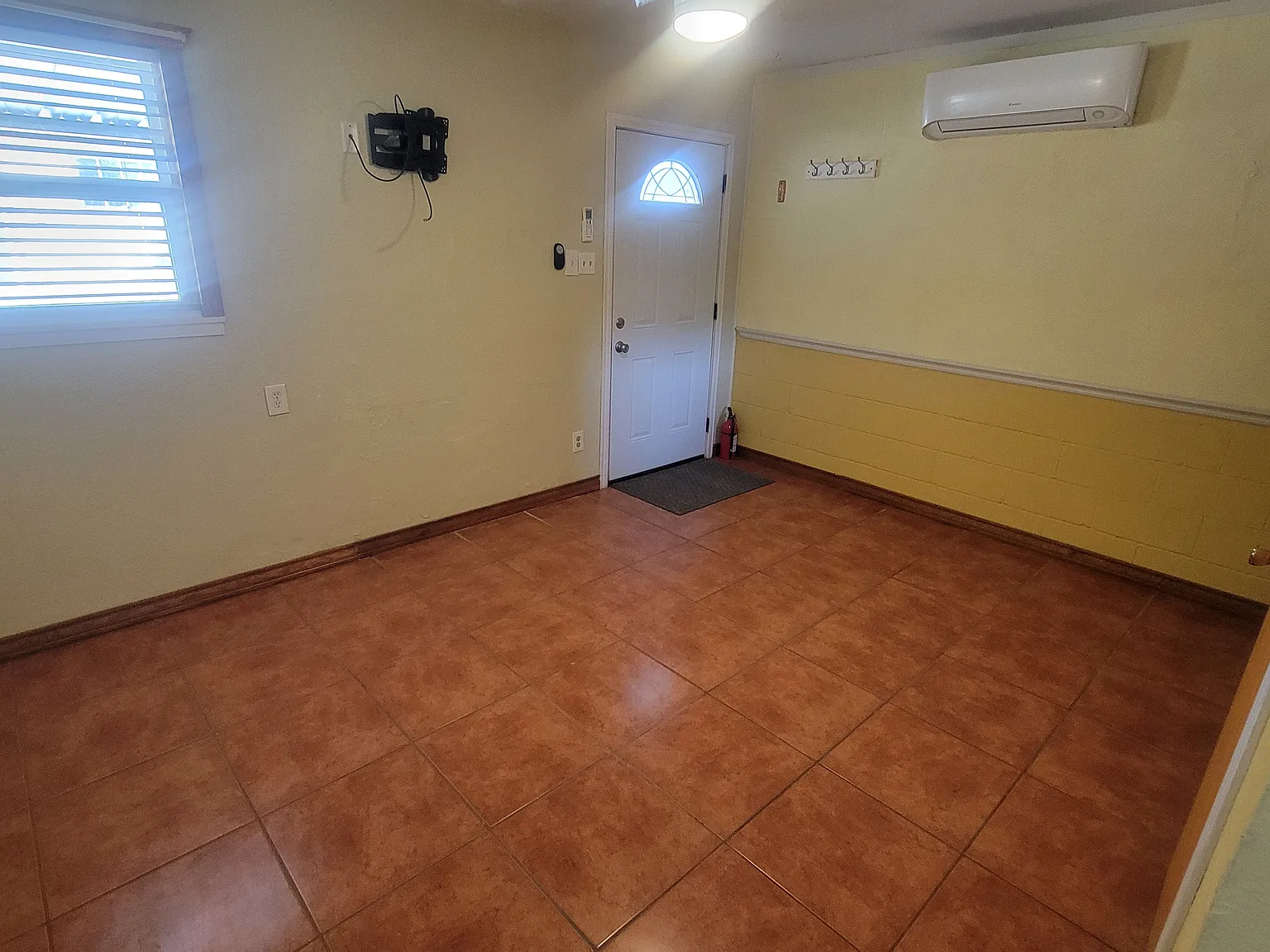 895 College Farm Rd — Photo 4