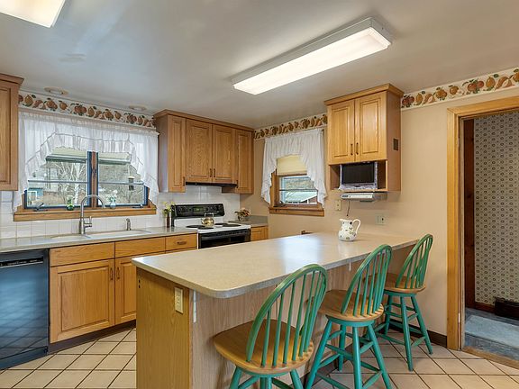 2nd image of 136 George Street