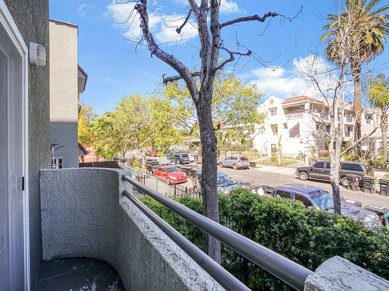 Highland Villa Apartments — Photo 44