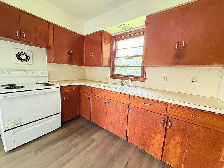 610 Blair St — Photo 4