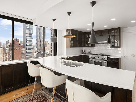 4th image of 300 E 62nd St APT 1901
