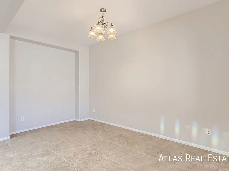 1009 Barron Creek Ave — Photo 4