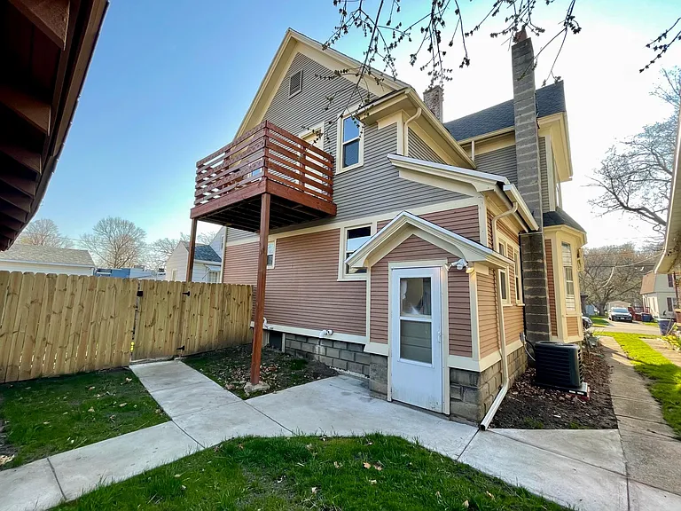 420 Lincoln Ave NW — Photo 31