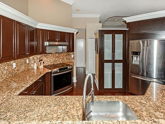 3rd image of 1543 Lantana Ct