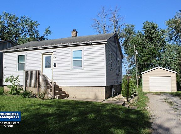 4th image of 828 E Holm Dr