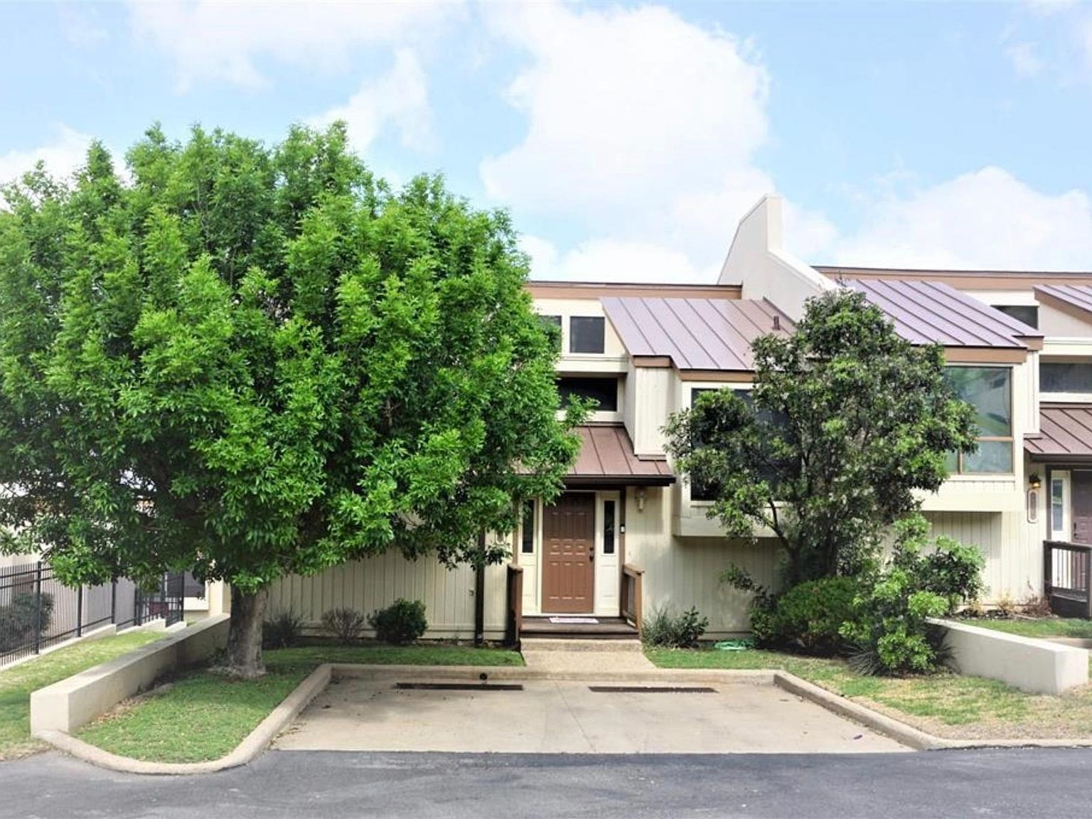 405 Hi There #H, Horseshoe Bay, TX 78657 | Zillow