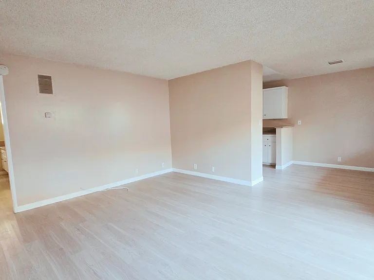 1815 Fremont Ave — Photo 10
