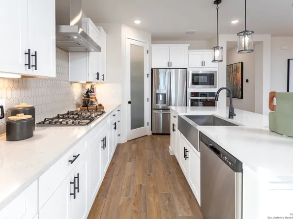 15581 Salmon Spring, San Antonio, TX 78253