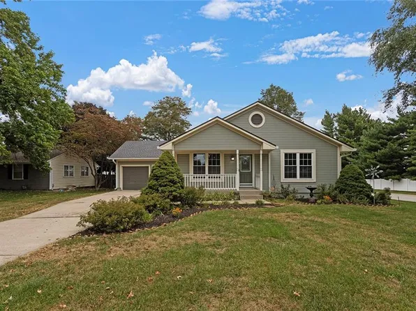 1904 Gambrell St, Greenwood, MO 64034