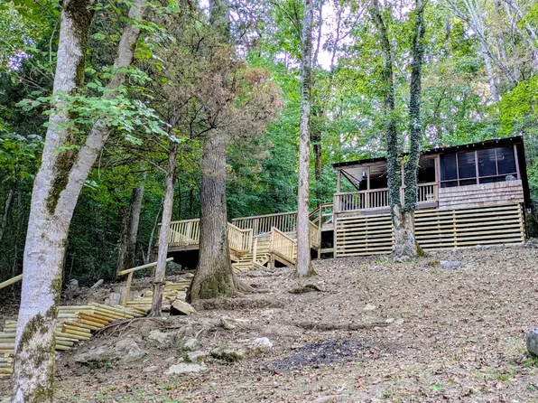 300 Halls Hollow Rd, Smithville, TN 37166