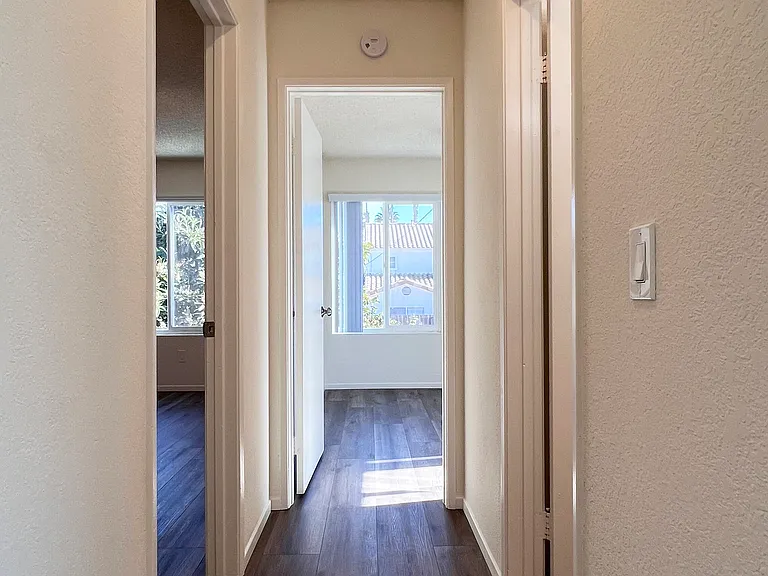 Florida Street Apartments — Photo 18