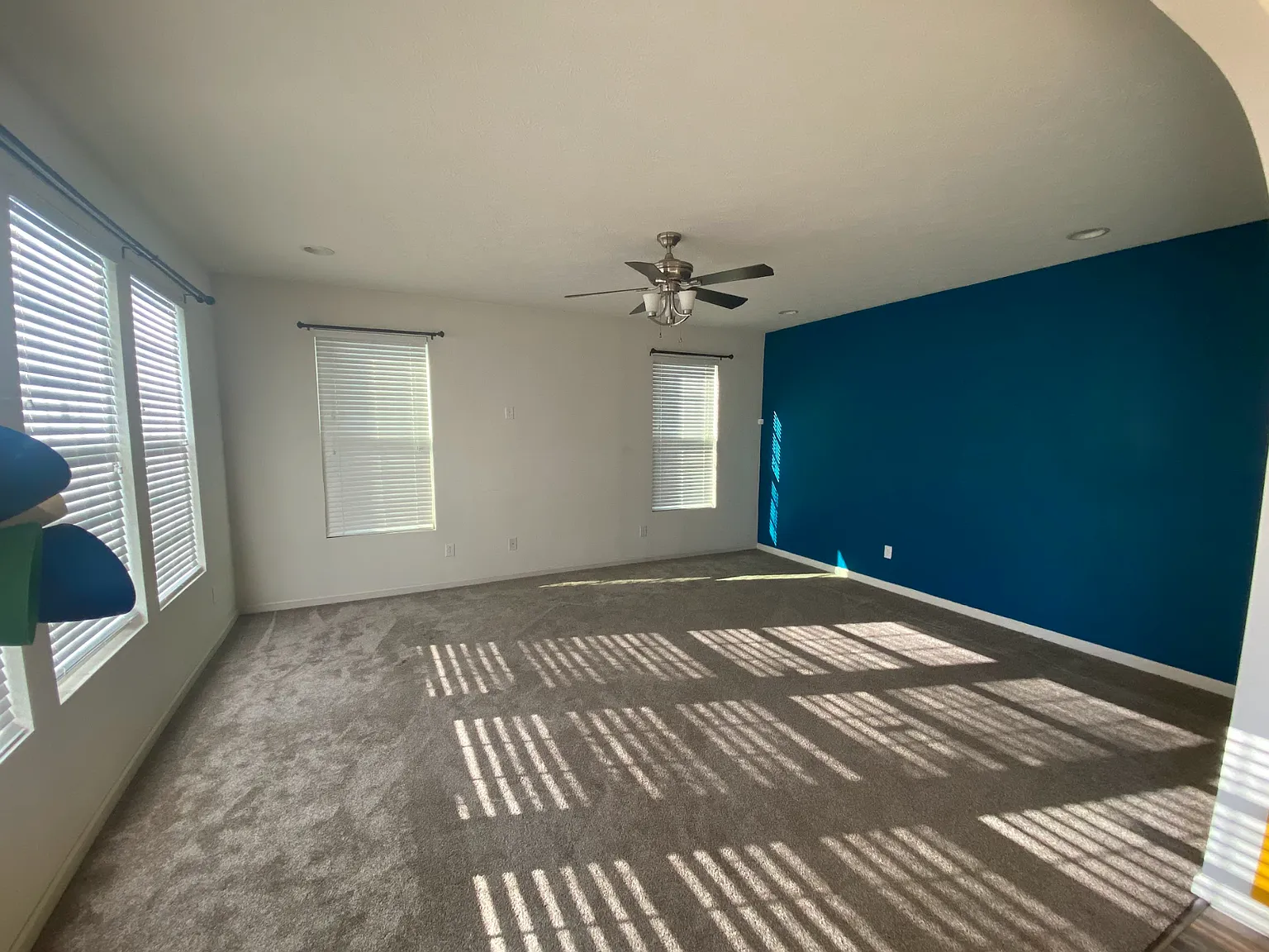 3 bed, 2560 sqft, $2,175 — Photo 4