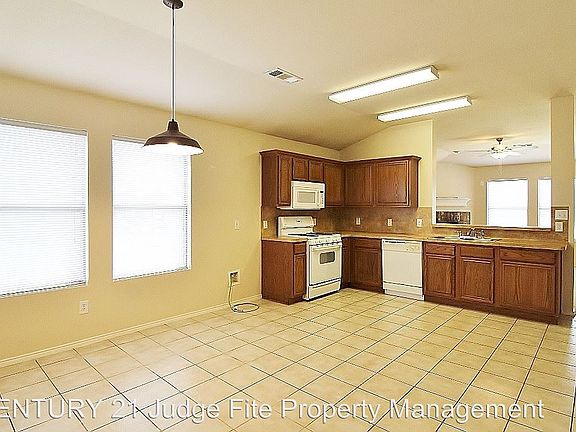 3rd image of 9841 Willowick Ave