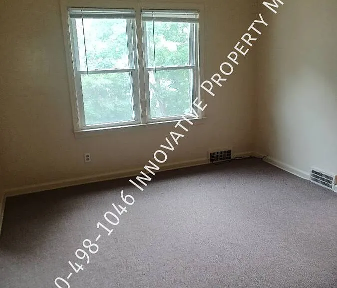 702 Thomson St #5 — Photo 4