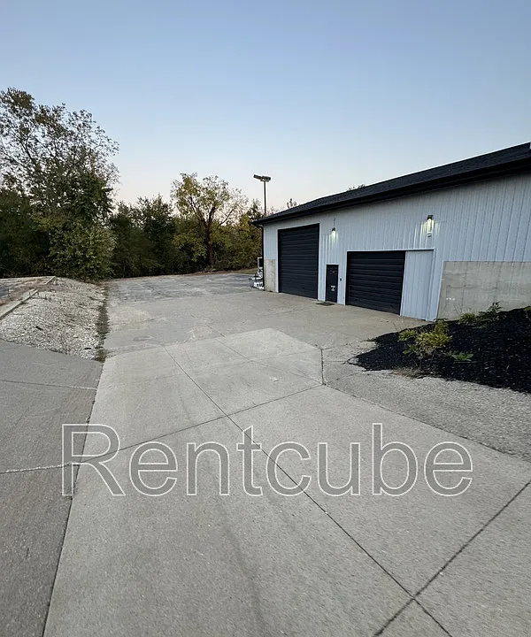 1745 John F Kennedy Rd