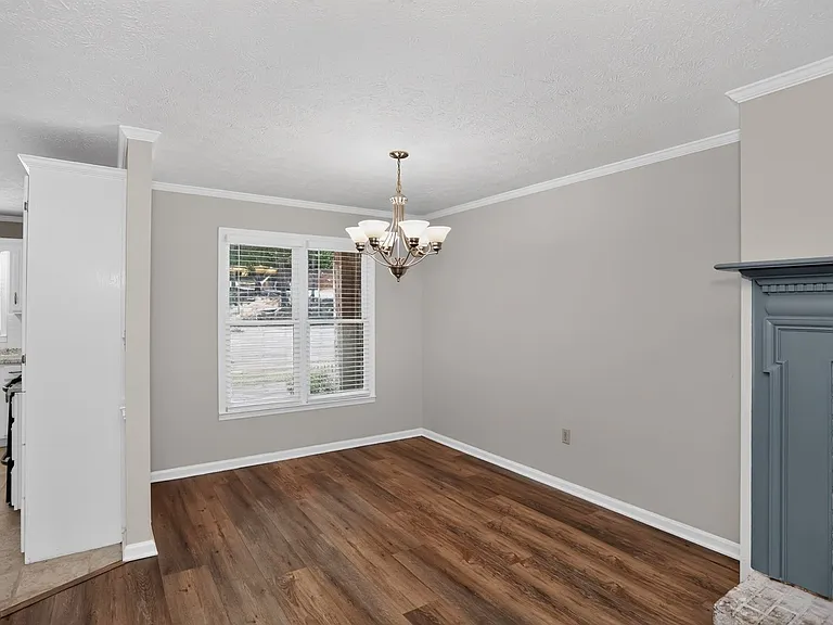 104 Montclair Dr — Photo 8