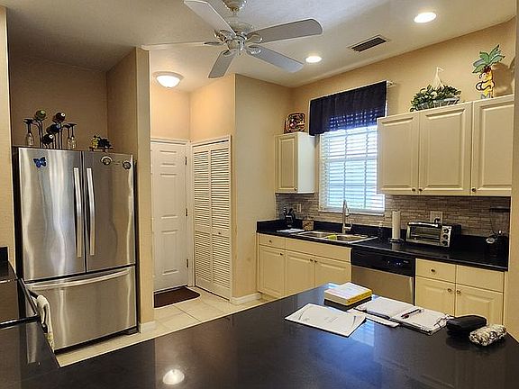 This is the kitchen
