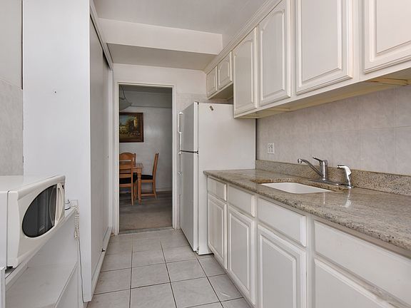 5th image of 2621 Union St APT 5G