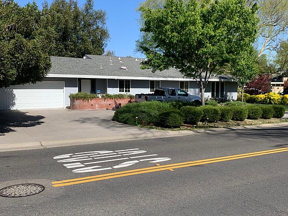 3rd image of 3221 S Land Park Dr