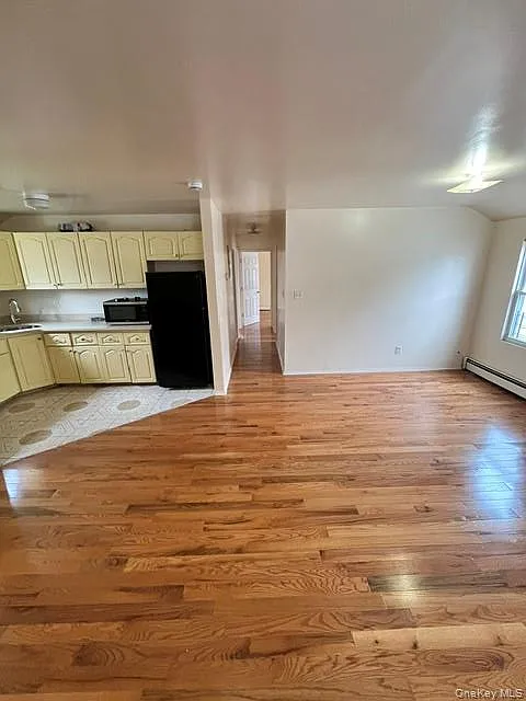 3 bed, 2.0 bath, 2086 sqft, $3,373 — Photo 4