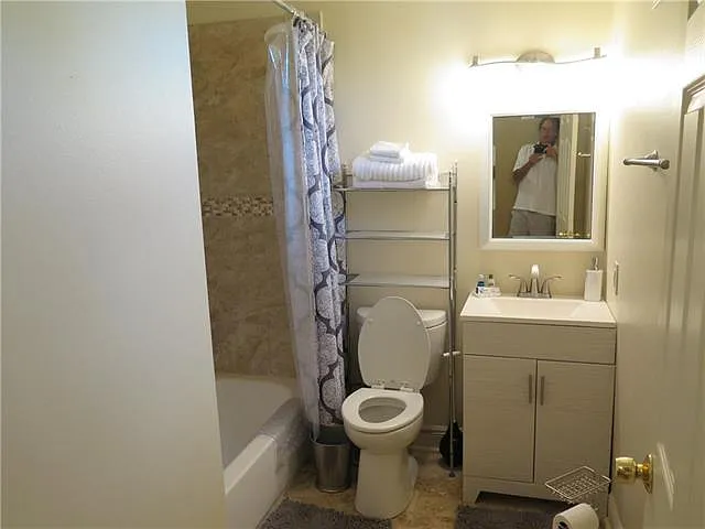 2543 Saint Ann St — Photo 10