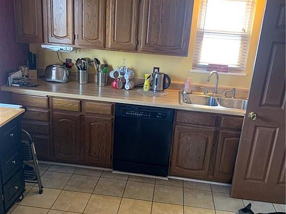 4th image of 5092 Andrus Ave