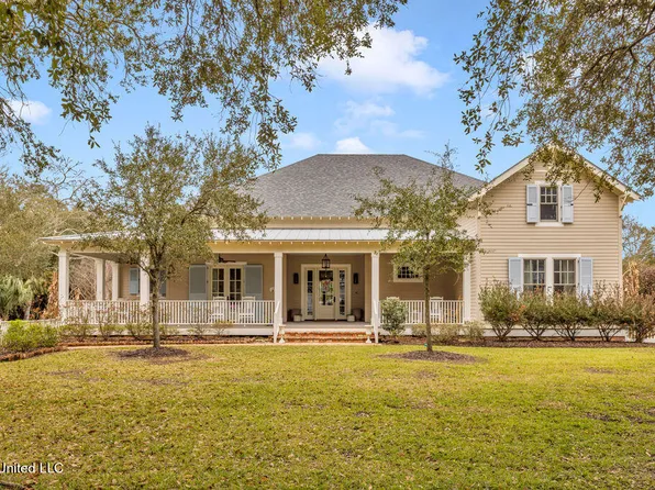 321 Main St, Bay Saint Louis, MS 39520