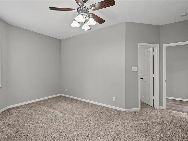 401 Paradise Dr — Photo 19