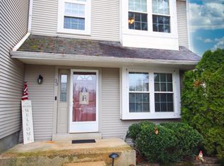 33 Eusden Dr, Aston, PA 19014