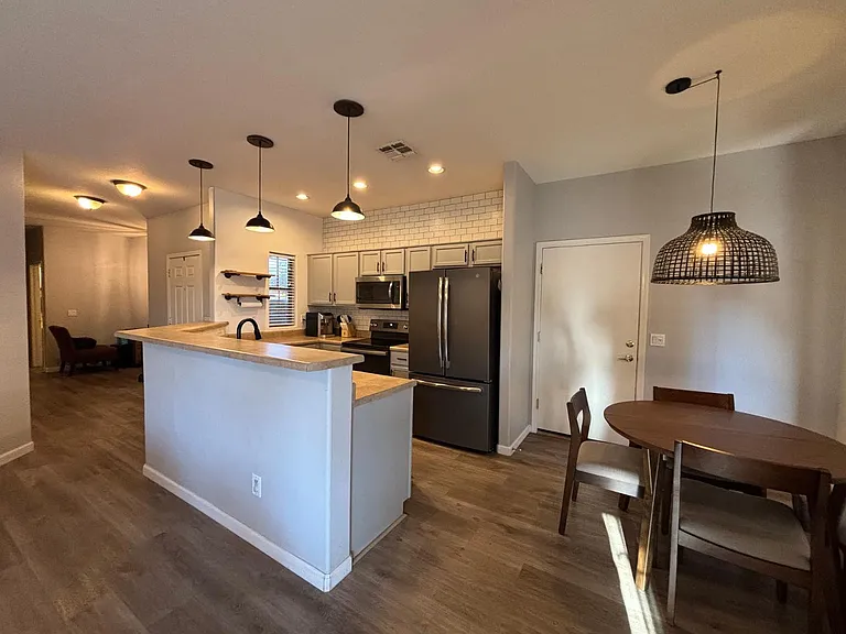 948 E Savannah Dr — Photo 18