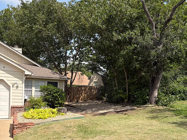 9102 Japonica Ct #A — Photo 23