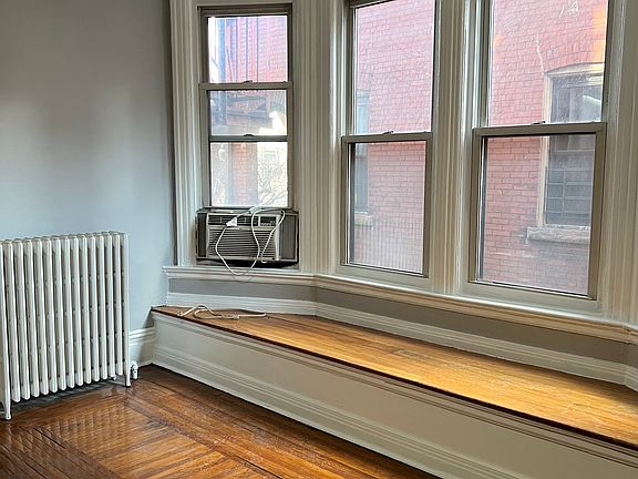 4th image of 219 Stratford Ave APT 1